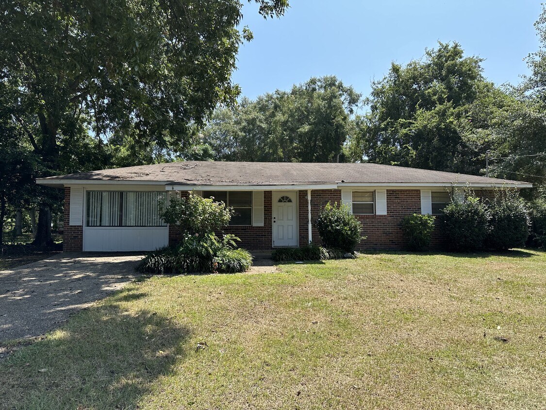Primary Photo - 6 Mancuso Dr