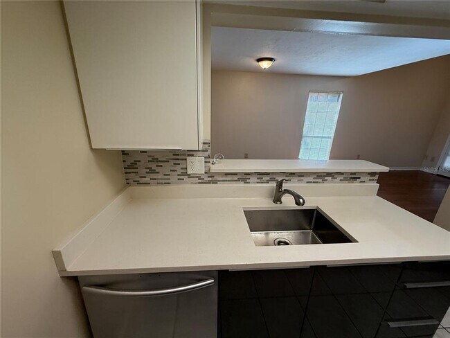 Foto del edificio - 5721 SW 10th Pl