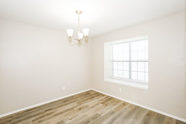 Foto del edificio - 4006 Bond St