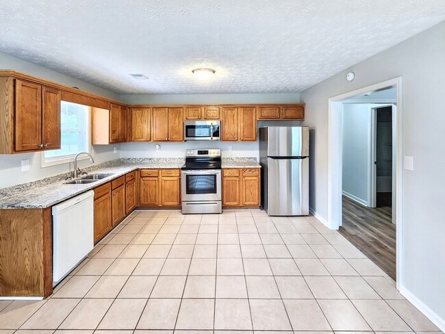 Building Photo - 1617 Brook Ln