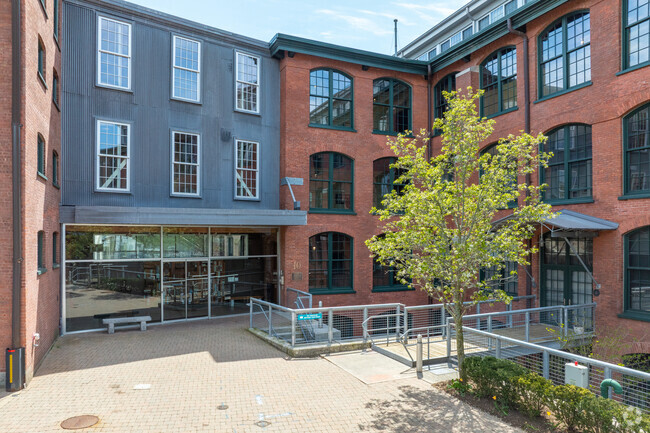 Building Photo - Riverfront Lofts