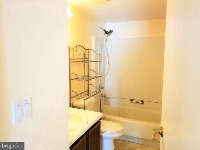 Building Photo - 2900 Ashdown Forest Dr