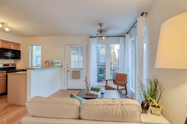 Foto del edificio - 2526 Durwood St
