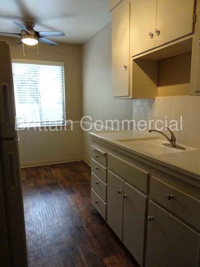 Building Photo - 801 McClatchy Way