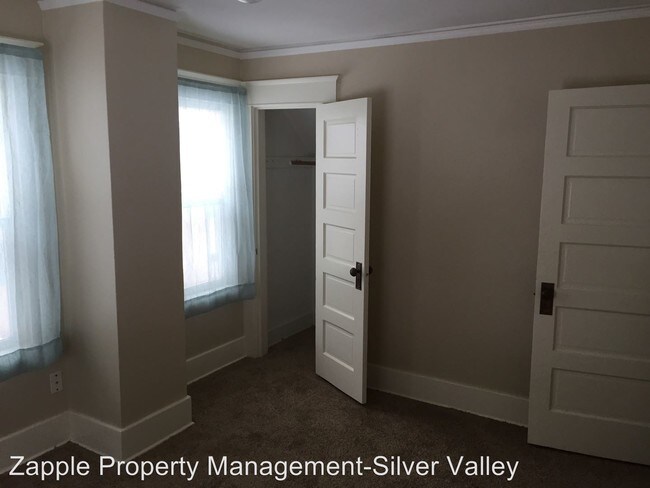 Foto del edificio - 3 br, 1.5 bath House - 140 King St.