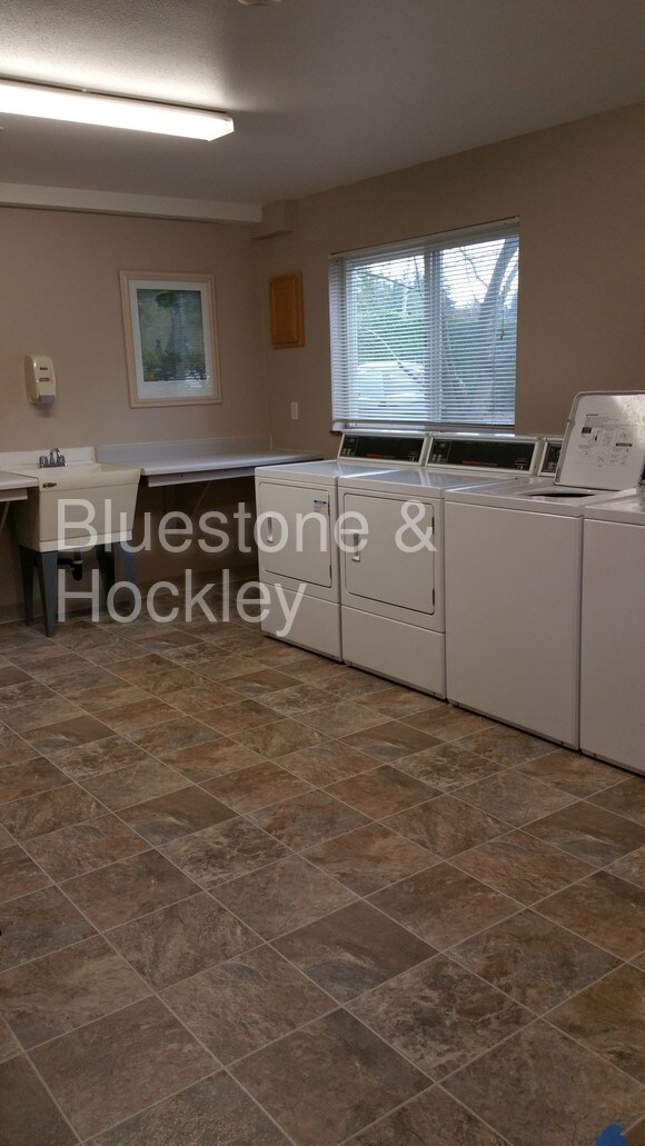Building Photo - 4611 SW Luradel St