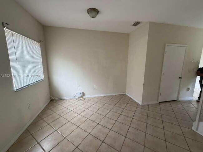 Foto del edificio - 1681 SE 31st Ct