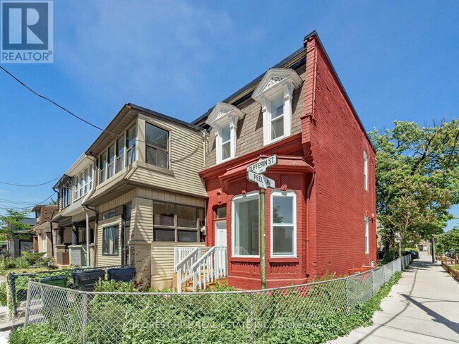 Building Photo - 419 Dufferin St