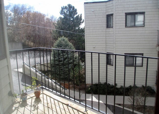 Building Photo - 480 N Wall St