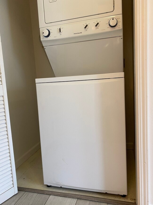 Washer & Dryer - 2445 Telegraph Ave