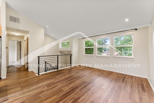 Foto del edificio - 1099 S Johnson Way