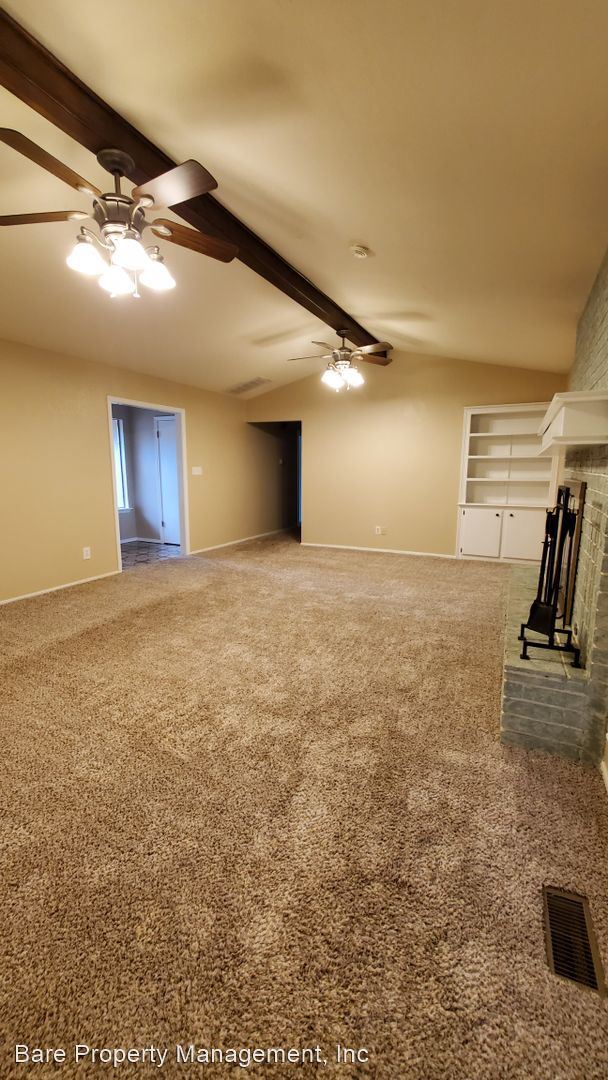 Building Photo - 4 br, 2 bath House - 2101 Oakvista Circle