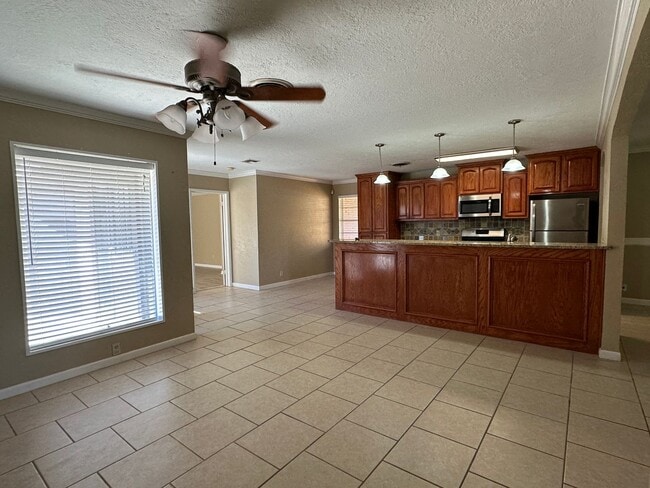 Building Photo - Ready for move in