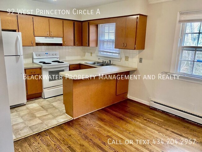 Building Photo - 3 Bedroom Apartment off Rivermont Avenue