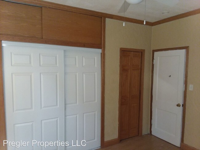 Building Photo - 3 br, 1 bath House - 1023 W 5th St