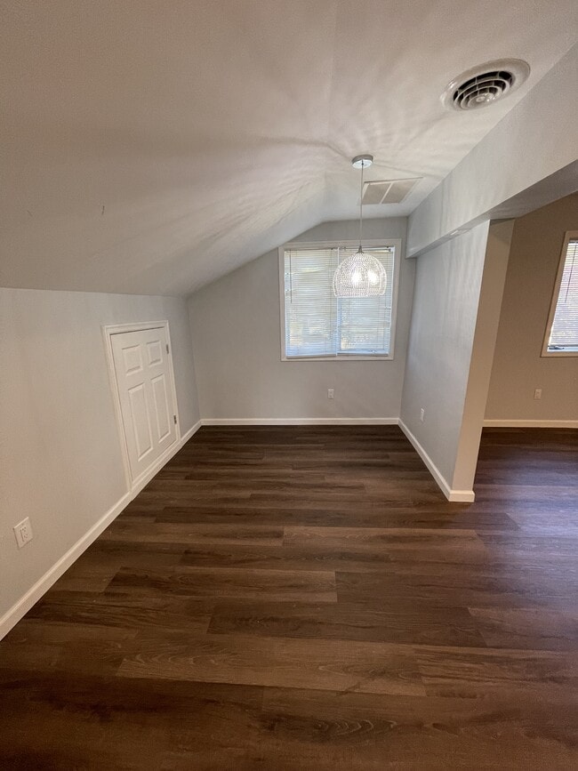 Building Photo - 530 N Curlew Rd