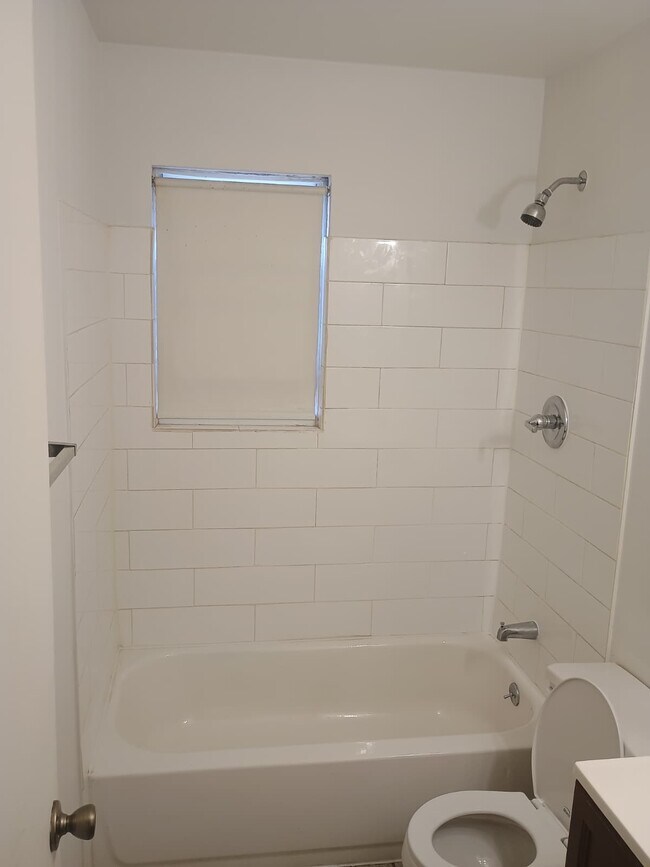 Foto del edificio - 37 Reservoir Ave