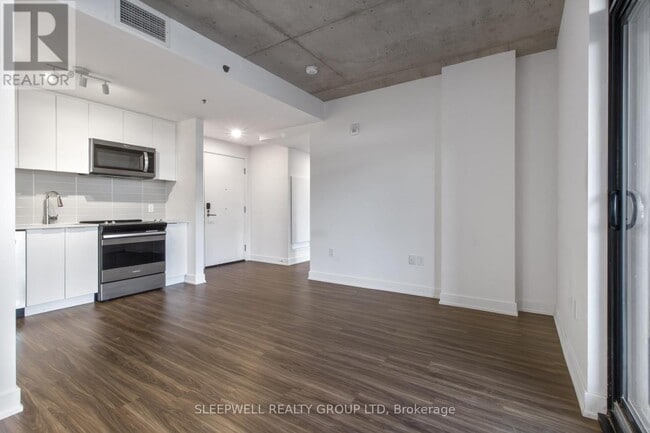 Building Photo - 1360 Carling Ave