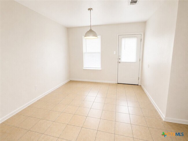 Foto del edificio - 1405 Dugger Cir