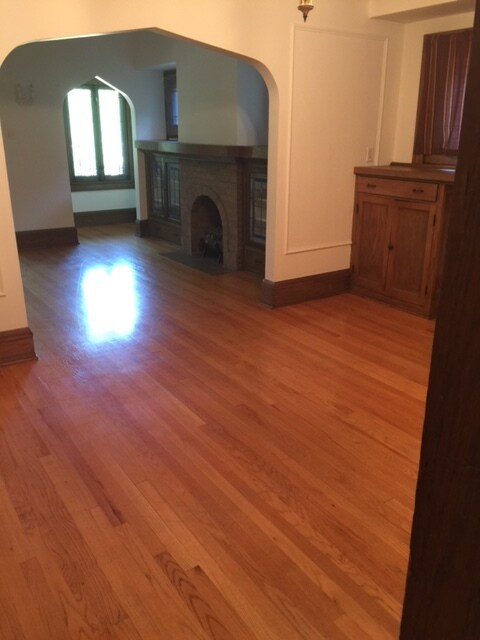 Primary Photo - 3607 N Maryland Ave