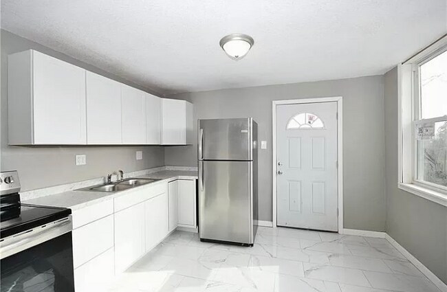Building Photo - 494 8th St