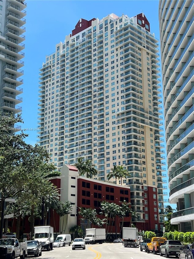 Foto principal - 1155 Brickell Bay Dr