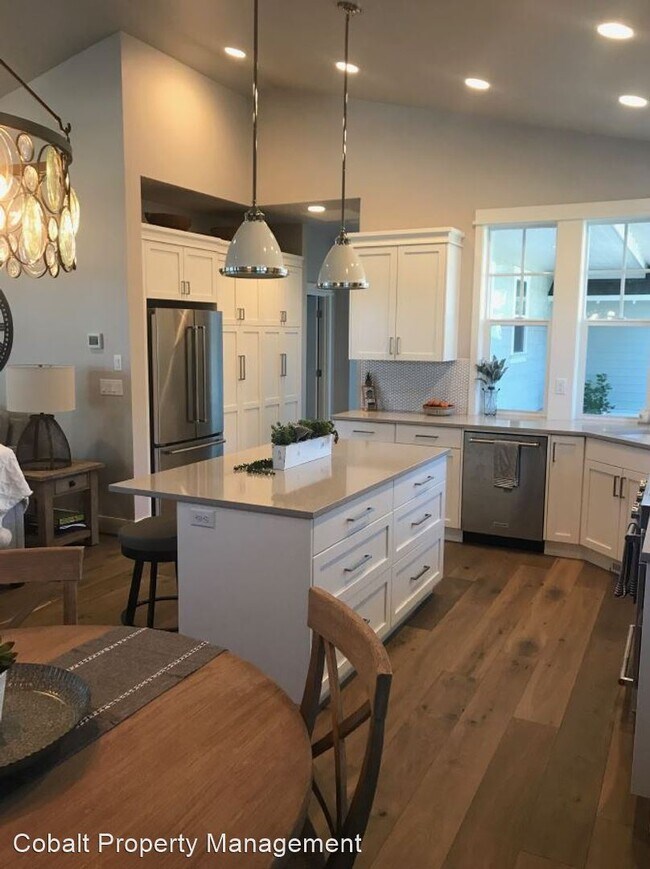 Foto del edificio - 3 br, 2 bath House - 1883 NW Fields Street