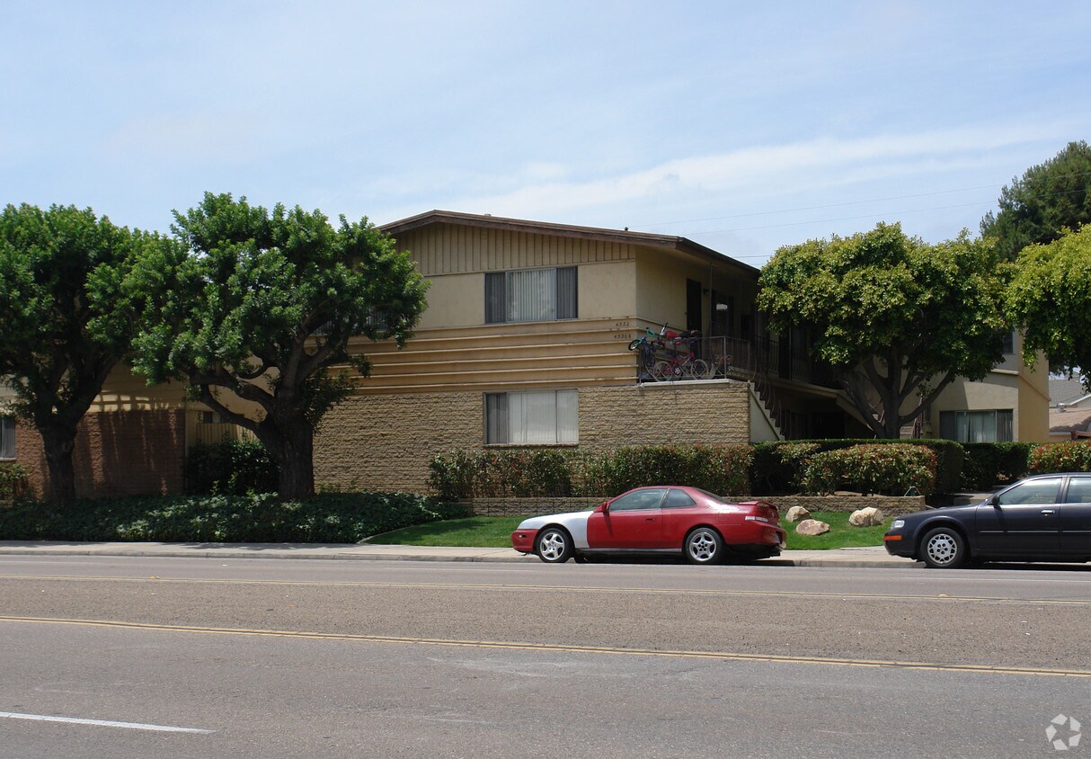 Primary Photo - 4530-4532 Clairemont Dr