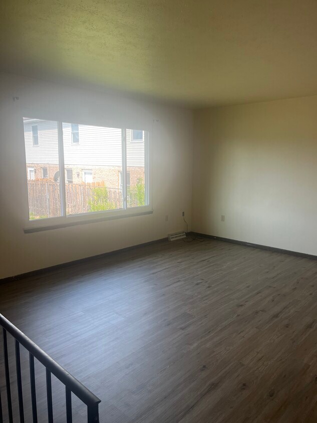 Living Room - 2718 W Grandview Blvd
