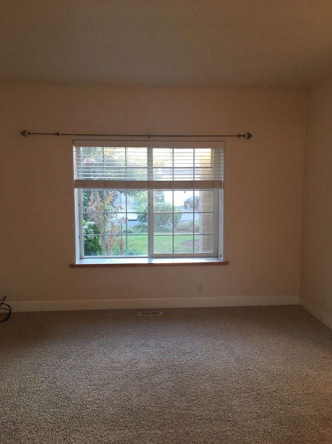 Building Photo - 2057 Berwin Ln