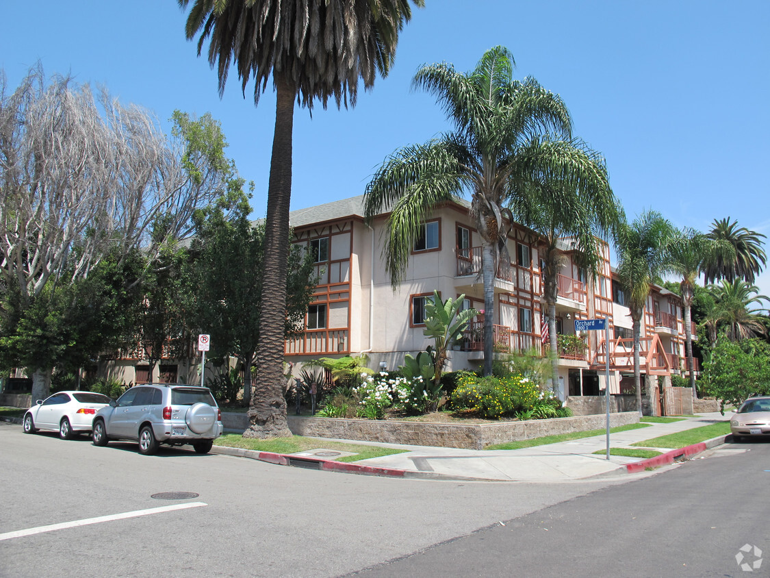 Primary Photo - University Park Apartments