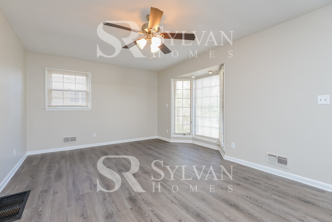 Building Photo - Updated 3 bedroom home!
