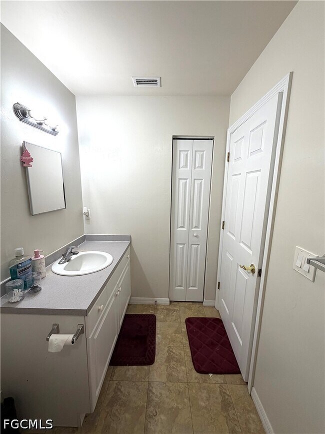 Building Photo - 5011 Moon Ln