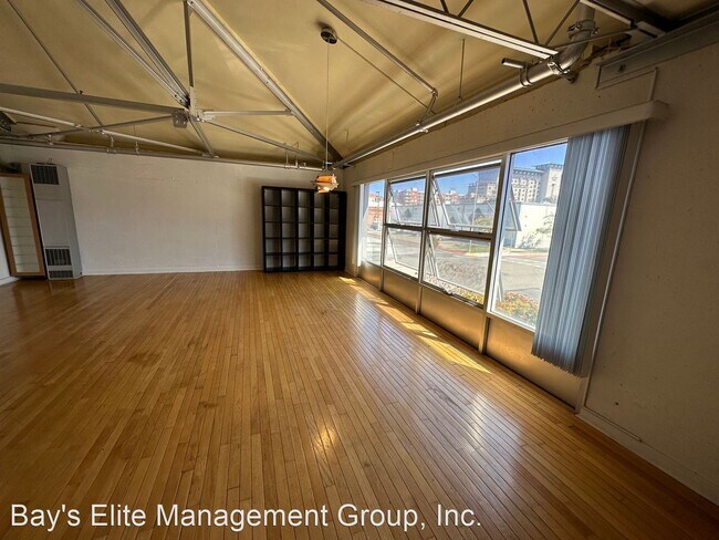 Foto del edificio - 1 br, 1.5 bath House - 6005 Christie Ave
