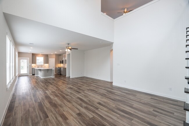 Foto del edificio - 8034 Whisper Grove Dr