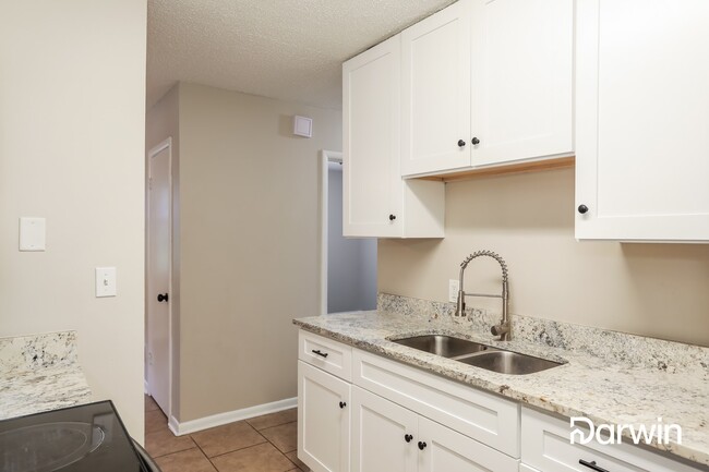 Foto del edificio - 4513 Merrimac Ave