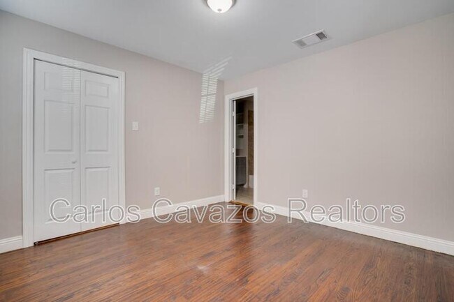 Foto del edificio - 3402 Lawnview
