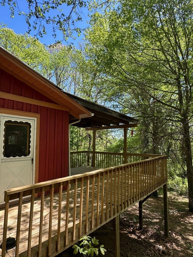 Building Photo - 186 Pisgah View Rd