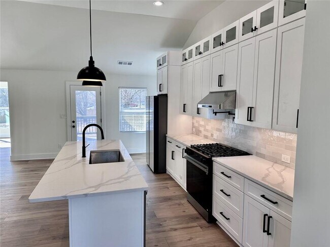 Foto del edificio - 5140 Tilly Mill Rd