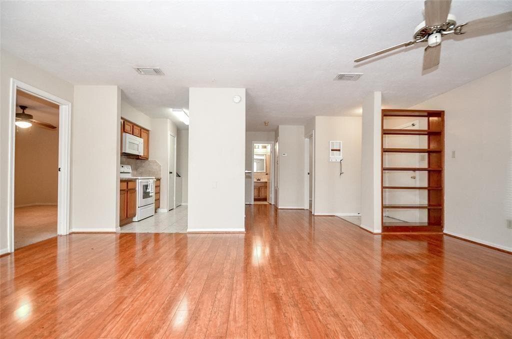 Building Photo - 12755 Mill Ridge Dr