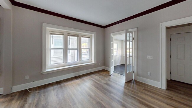 Foto del edificio - 116-118-118 Ridgeway Ave