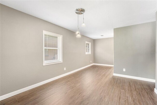 Foto del edificio - 4715 W Knights Ave
