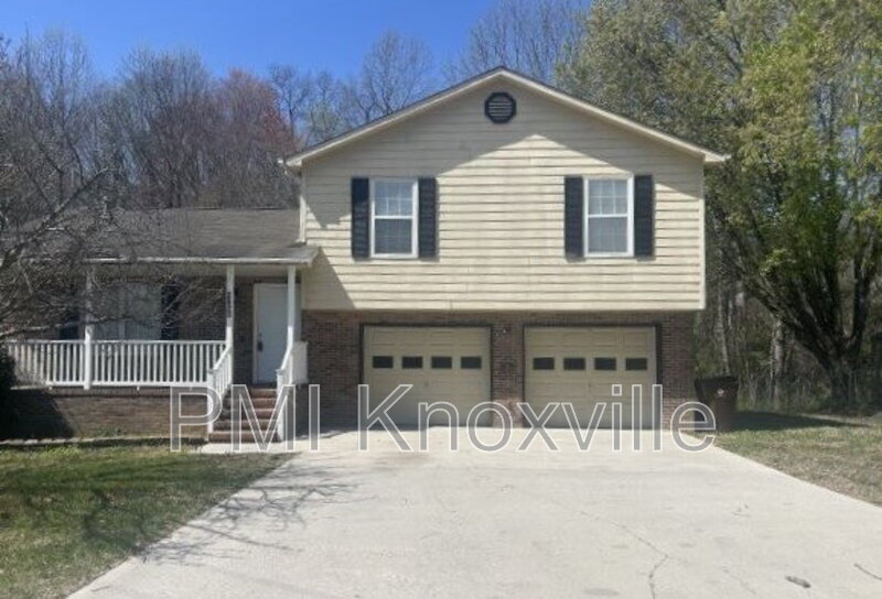 Primary Photo - 2623 Crestpark Rd