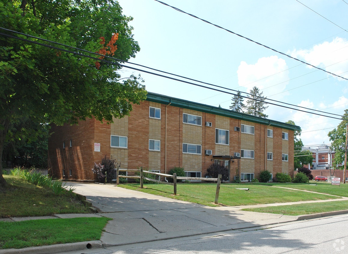 570 Harvey St, Kent, OH 44240 Apartments in Kent, OH