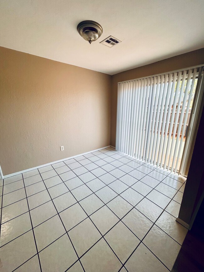 Foto del edificio - 530 Wild Wind Rd