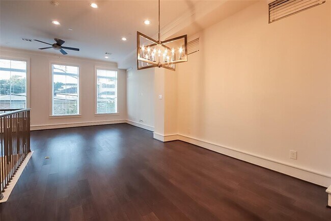 Building Photo - 1206 Bartlett St