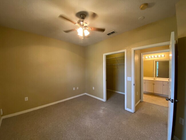 Foto del edificio - 2 Bedroom, 2 Bath Condo in Southern Dunes