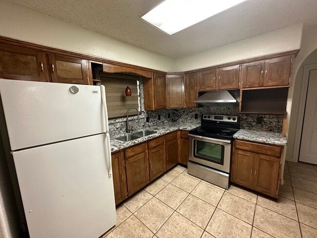 Building Photo - 409 Gaucho Ln