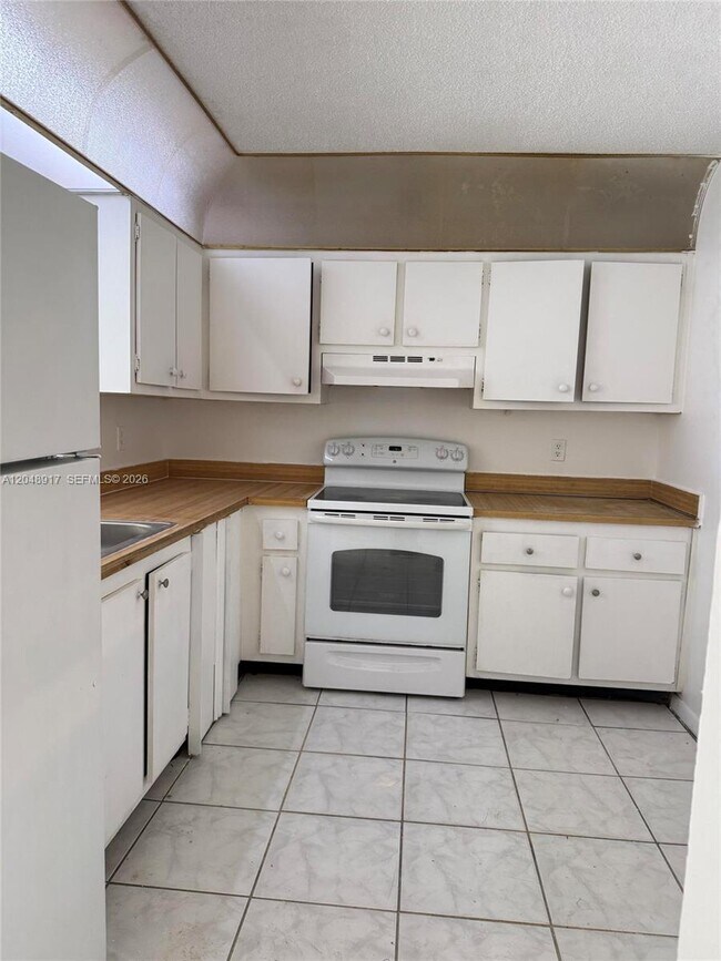 Foto del edificio - 2830 Somerset Dr