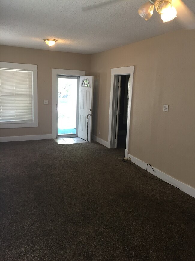 1330 S Laura St, Wichita, KS 67211 House for Rent in Wichita, KS